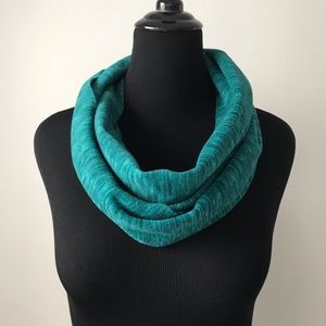 🔺- Heathered Green Infinity Scarf